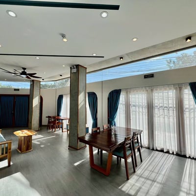 Vermietung einer neuen Luxuswohnung mit 2 Schlafzimmern, im Stadtteil Ngu Hanh Son, Da Nang, Vietnam